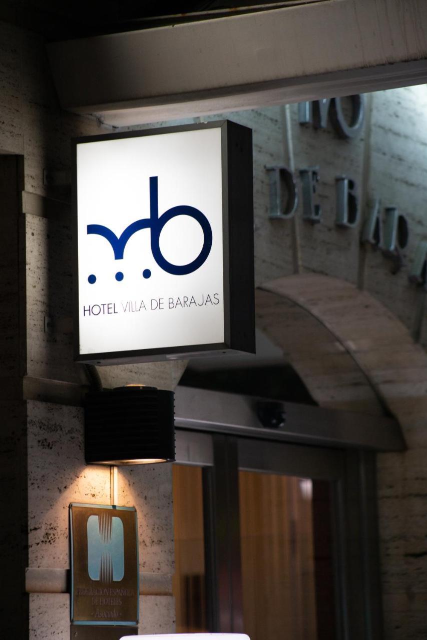 ホテル ヴィラ デ バラハス マドリード エクステリア 写真